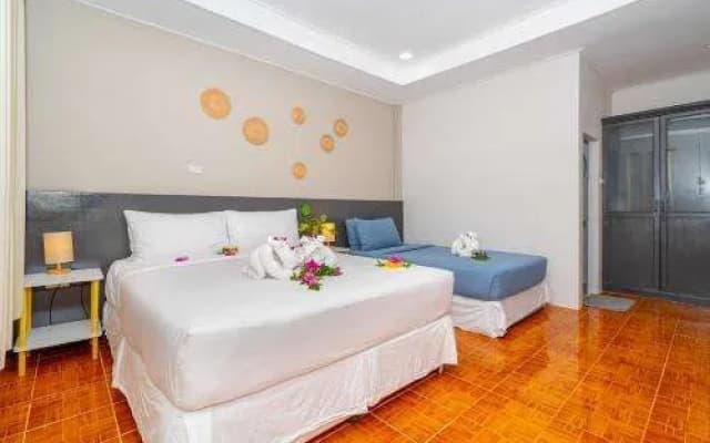 Lanta Beach Resort - photo 3