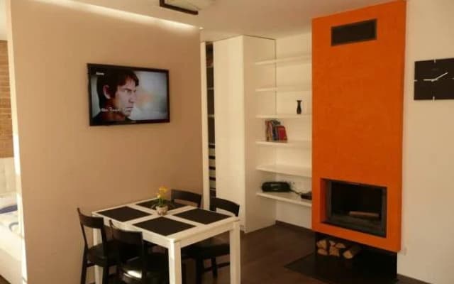 Agnes Apartments - photo 2