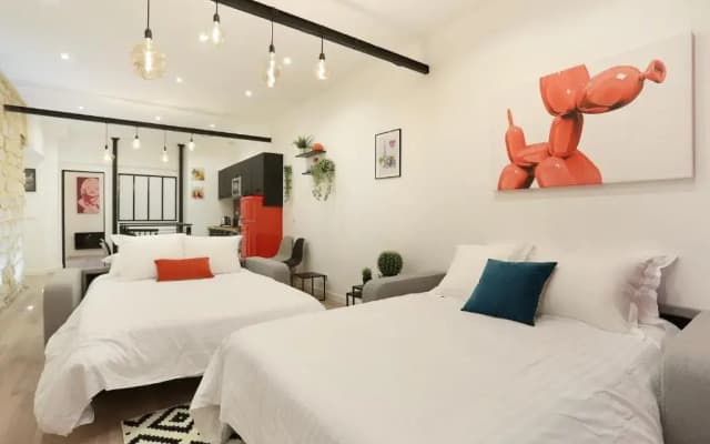 Pick A Flat's Upper Marais Apartments- Rue du Faubourg Saint-Martin - photo 4