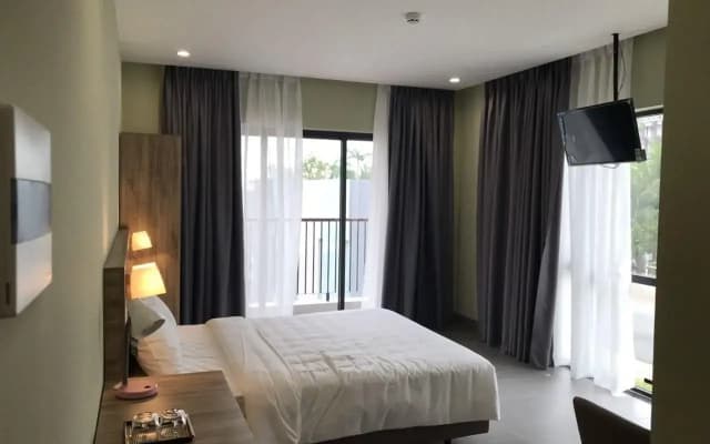 VYVY Hotel - photo 3