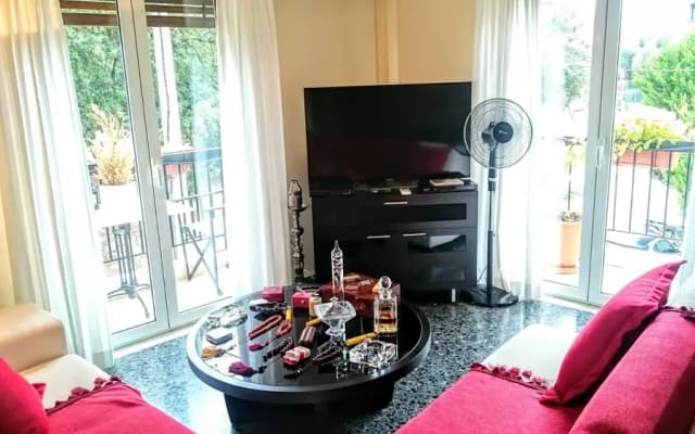Classical apartment near Acropolis with roof garden - photo 4
