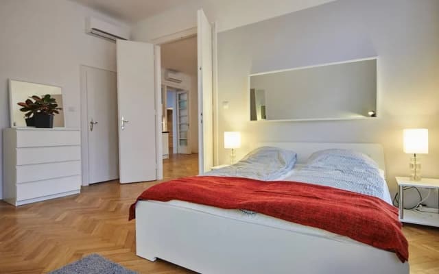 1 Bedroom Apartment Sleeps 2 -balcony -lift Access - photo 3