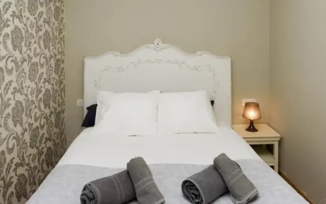 El Born Apartments - photo 3