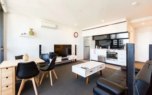 SANTERI, 2BDR Melbourne Apartment - photo 3