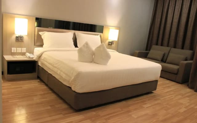 Livingston Hotel - photo 5