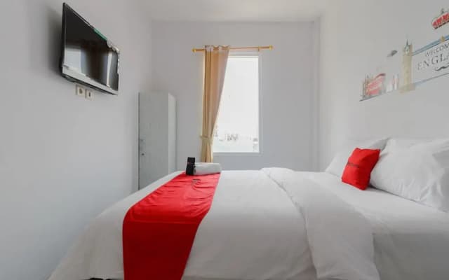 RedDoorz Plus near Taman Rasuna Menteng - photo 4