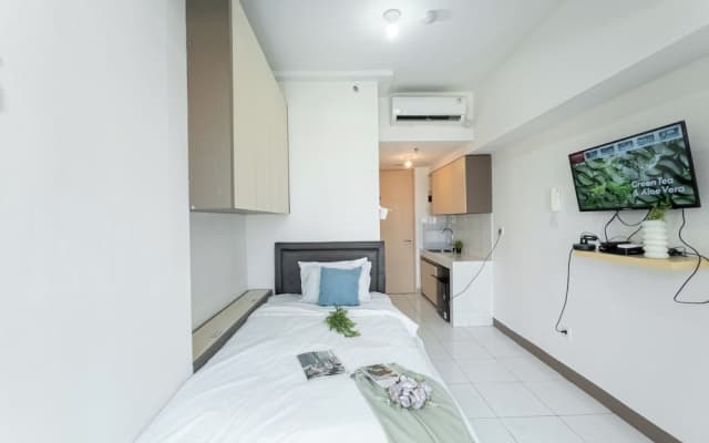 Comfy And Neat Studio At Tokyo Riverside Pik 2 Apartment Near Tokyo Hub - photo 3