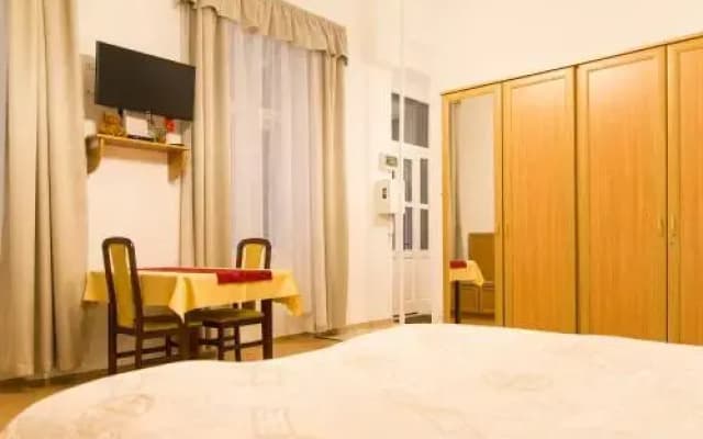Authentic Klauzal Apartment - photo 5