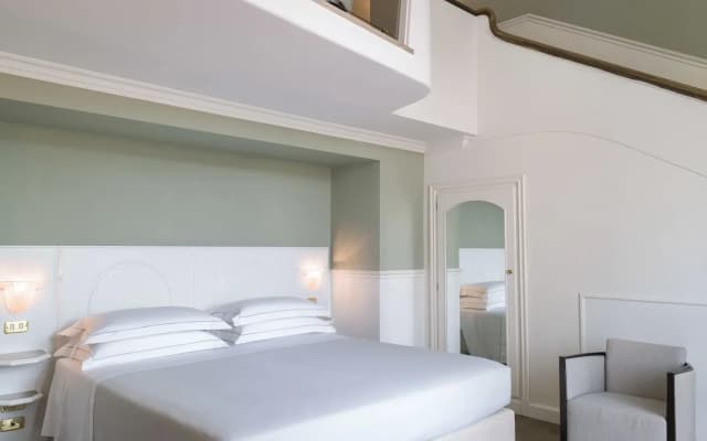 Plaza Hotel Lucchesi - photo 4