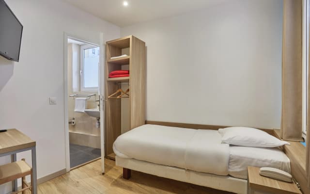 Merryl Hotel - photo 3