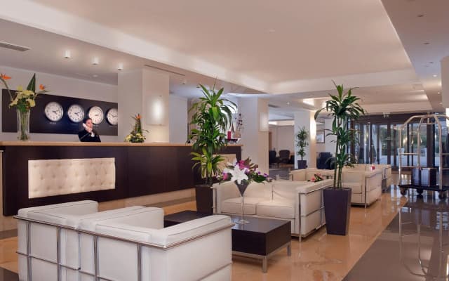 Cardinal Hotel St. Peter - photo 2