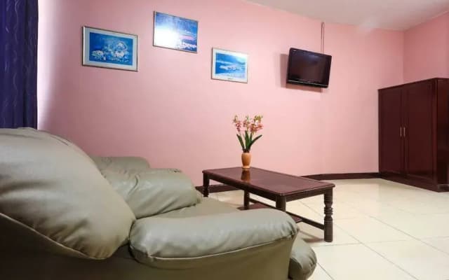 Nine Blue Boutique - photo 5