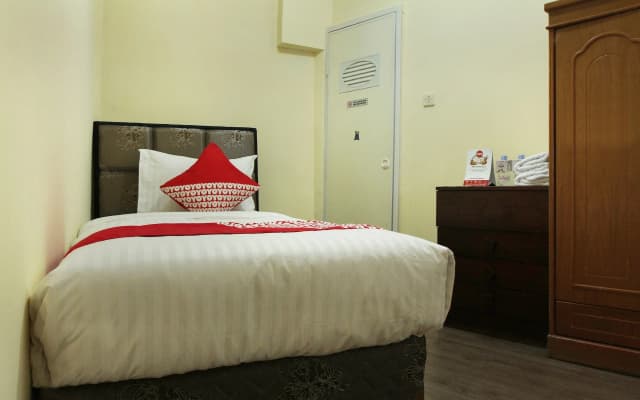 OYO 146 Menteng Residence Near Kementerian Perencanaan Pembangunan Nasional/Badan Perencanaan Pembangunan Nasional (Kementerian PPN/Bappenas) - photo 2