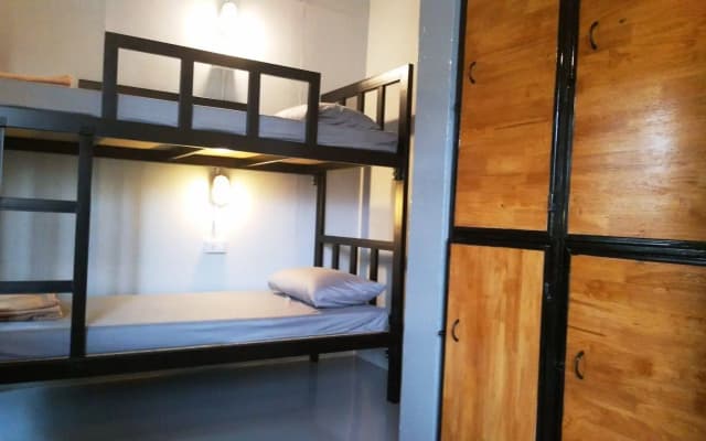 Baan hostel - photo 2