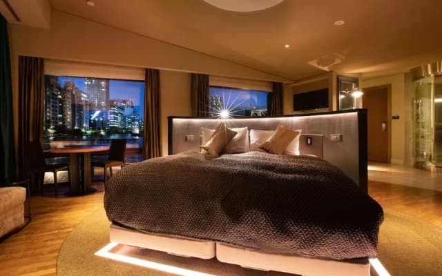 PETALS TOKYO - Floating Hotel - photo 3