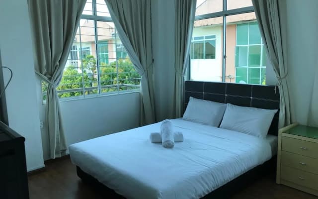 Natol Homestay - Kuching Home Penthouse Airport Road - photo 5