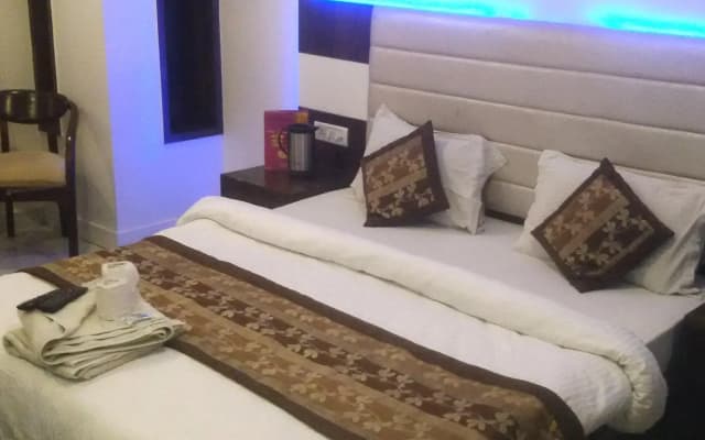 Hotel Saffron Inn - photo 3