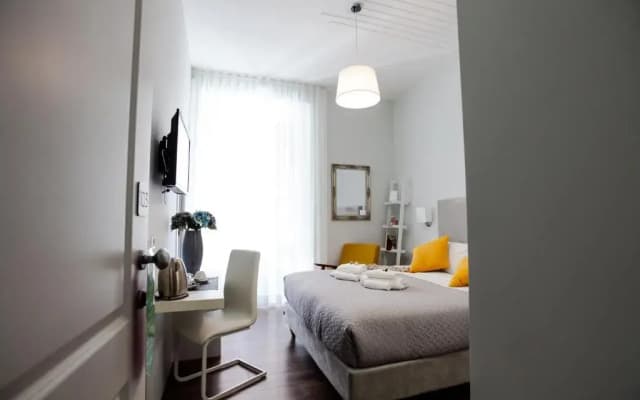 Eighty Four Luxury Rooms - photo 3