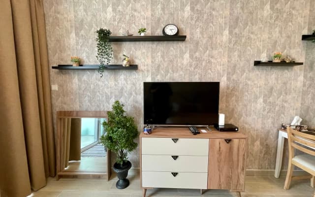 Spacious & Cute Studio with Balcony - photo 2