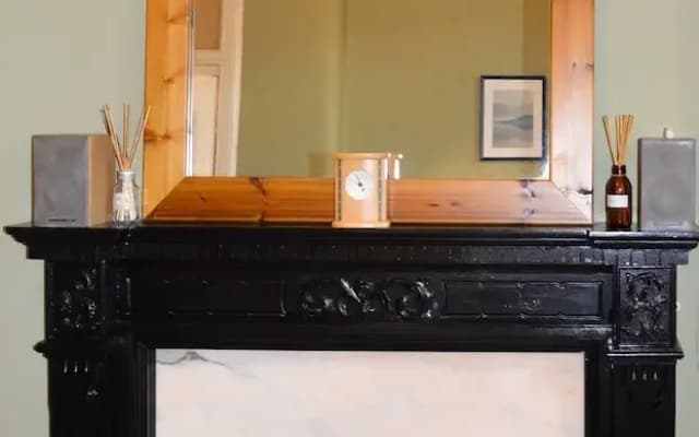 Colourful 1 Bedroom Apartment Near Edinburgh Centre - photo 2