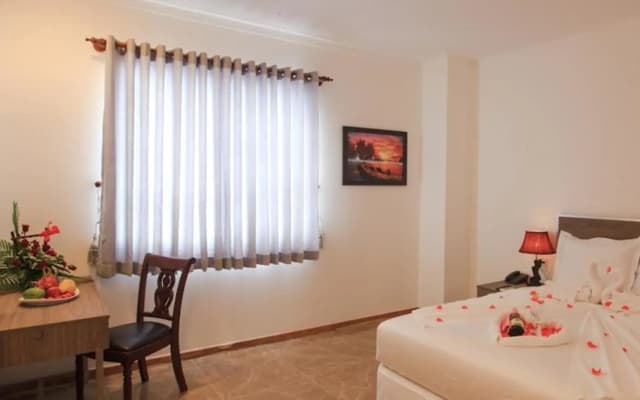 Den Long Do Hotel & Restaurant - photo 3