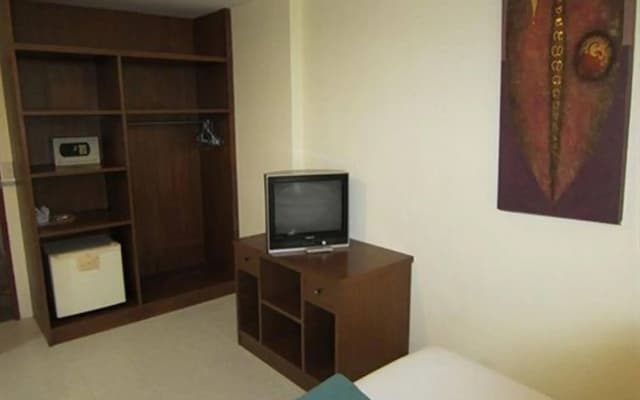 18 Coins Budget Hotel - photo 3