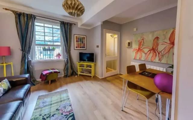 JOIVY Stylish Castle View Apartment - photo 3
