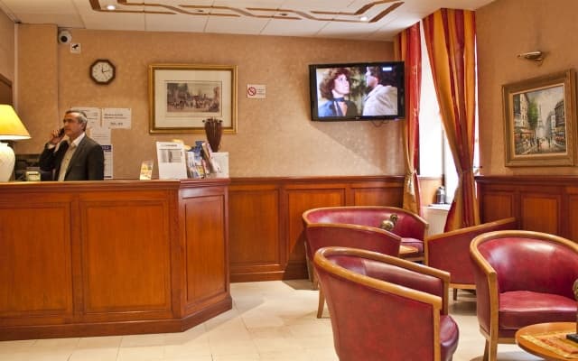 Hotel de Paris Montmartre - photo 2