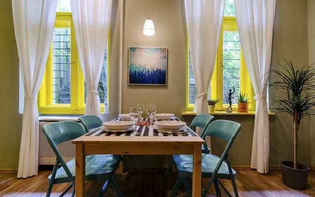 Curry Apartments - photo 3