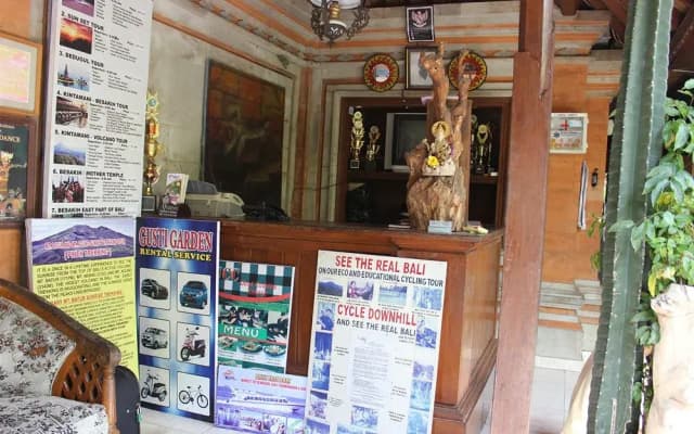 Gusti Garden Bungalows - photo 2