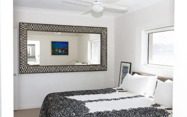 Ocean View Luxury 3 Bedroom Home With Balcony - photo 2