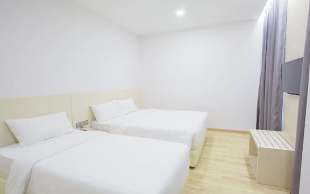 Minimalist Hotel - photo 5