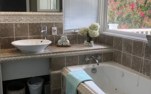 NYC Executive home upscale neighborhood - photo 4