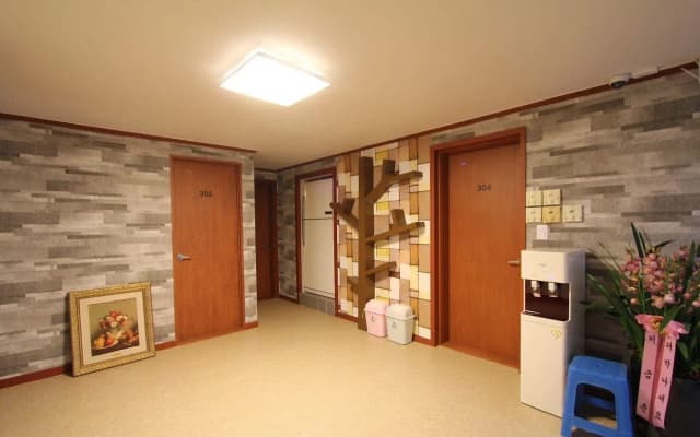 Hi There design guesthouse - photo 2