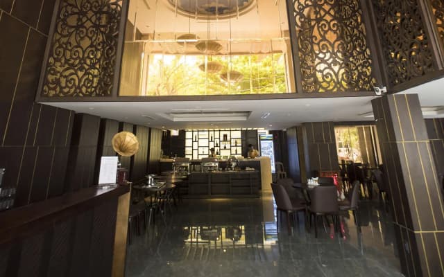 Palazzo Luxury Hotel - photo 2