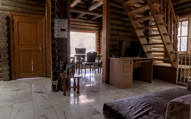 Log Cabin House - photo 3
