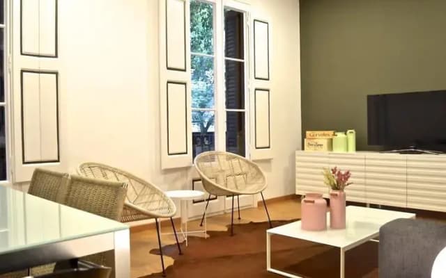KM Rocafort Apartment - photo 5