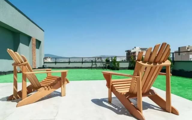 Epic 1Bed unit Huge Balcony area - photo 4
