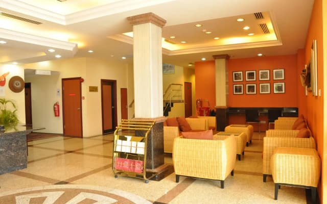 Tang Dynasty Lodge Tuaran - photo 2