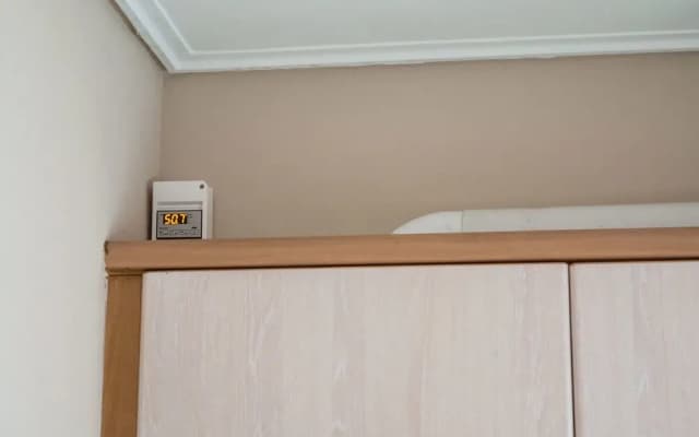 Aphrodite 6th flr apt 5' from metro - photo 3