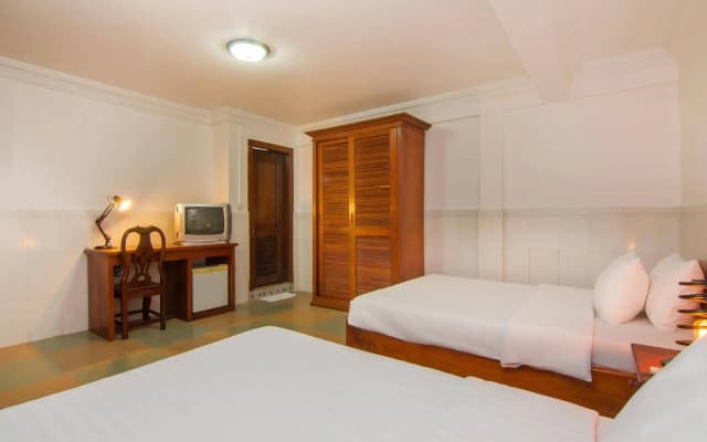 Channel Angkor Hostel - photo 3