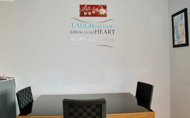 2 Bedroom Flat With Private Garden - photo 2