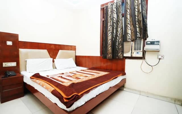 Hotel Ashirwad near New Delhi Railway Station, Paharganj - photo 3