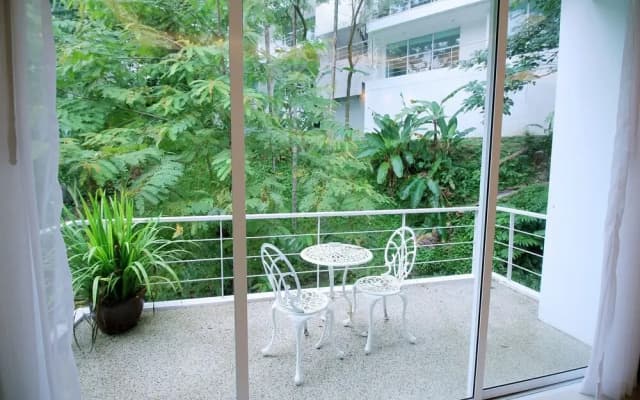 The Trees Hillside Apartment - photo 5