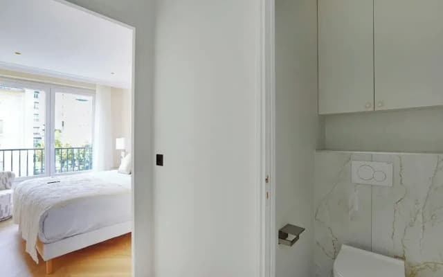 Luxurious Apartment - 2br- 6P Eiffel Tower View - photo 2