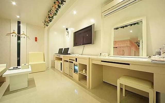 Ezen Hotel - photo 5