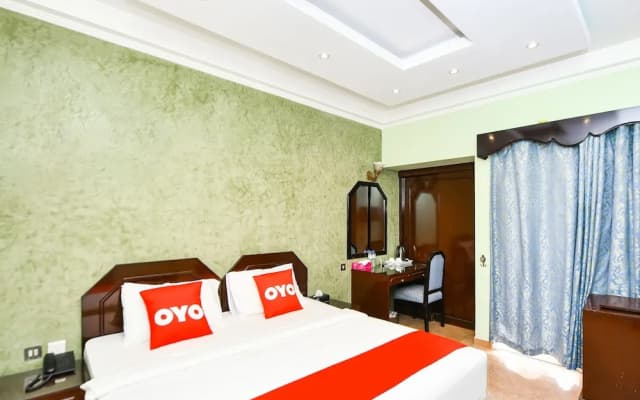 OYO 137 Marina Hotel - photo 4