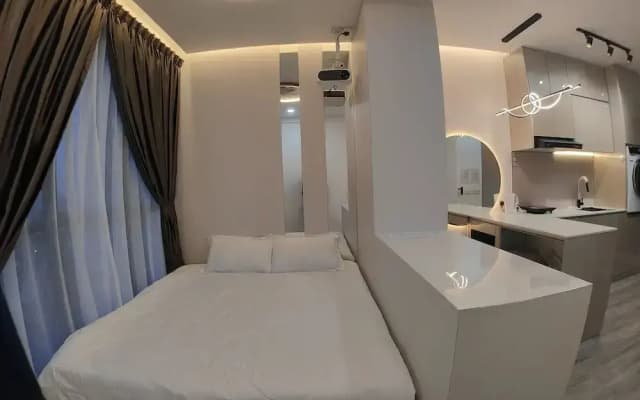 THR1 Cozy Studio with Netflix SKYTREES - photo 5