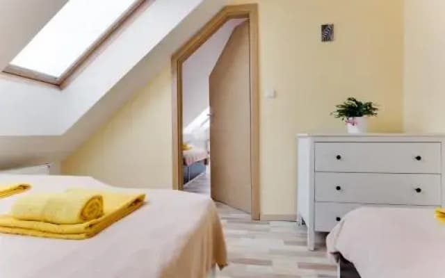 Jane's Attic Apartment - photo 3
