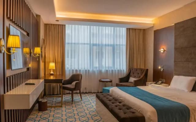 Royal Crown Hotel - photo 5